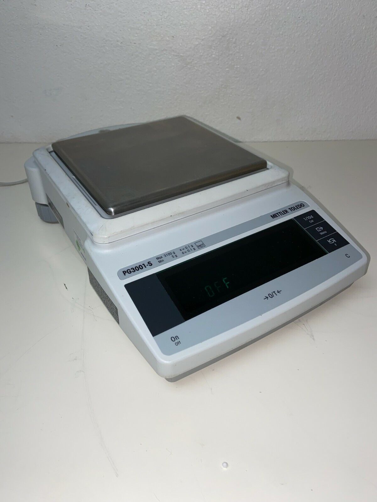 Mettler-Toledo PG3001-S Delta Range Balance Scale 3100g Max. with Power Supply