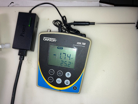 Oakton Ion 700 pH/mV/Ion/C/F All in one Meter Only - Temperature Probe Included