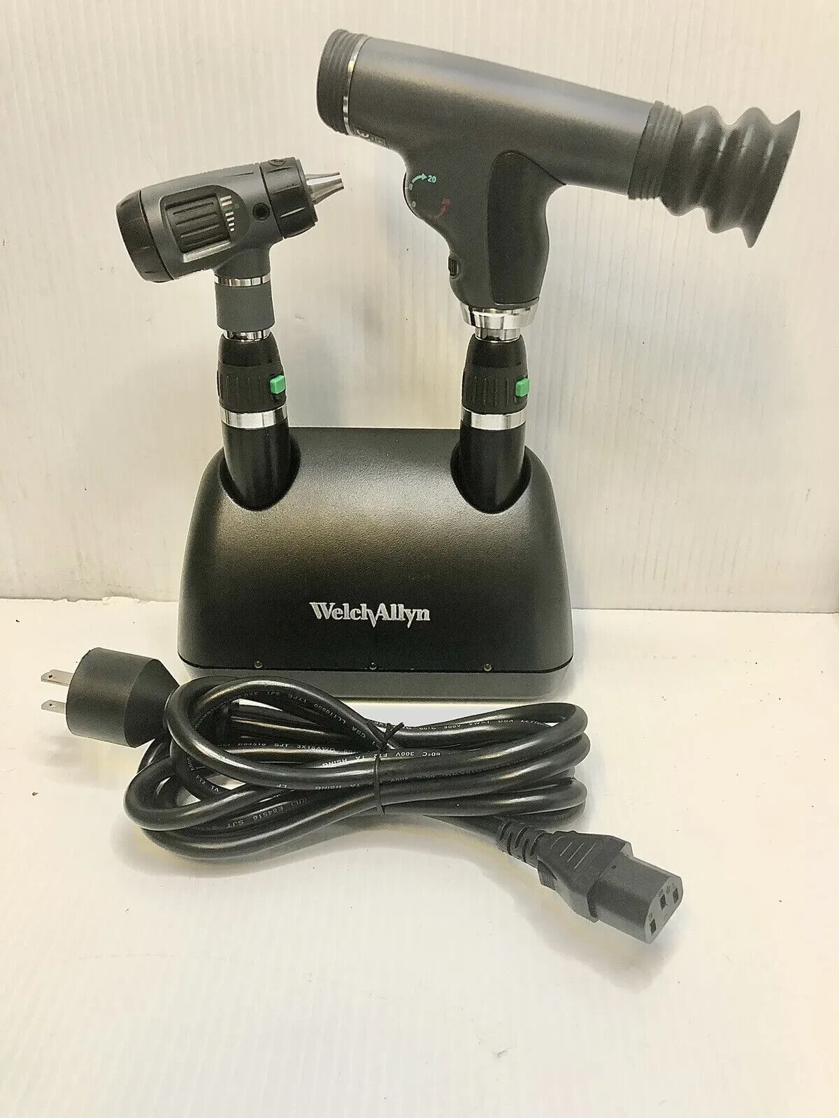 Welch Allyn Desk 7114X, Panoptic Ophthalmoscope 11810, Macroview Otoscope 23810