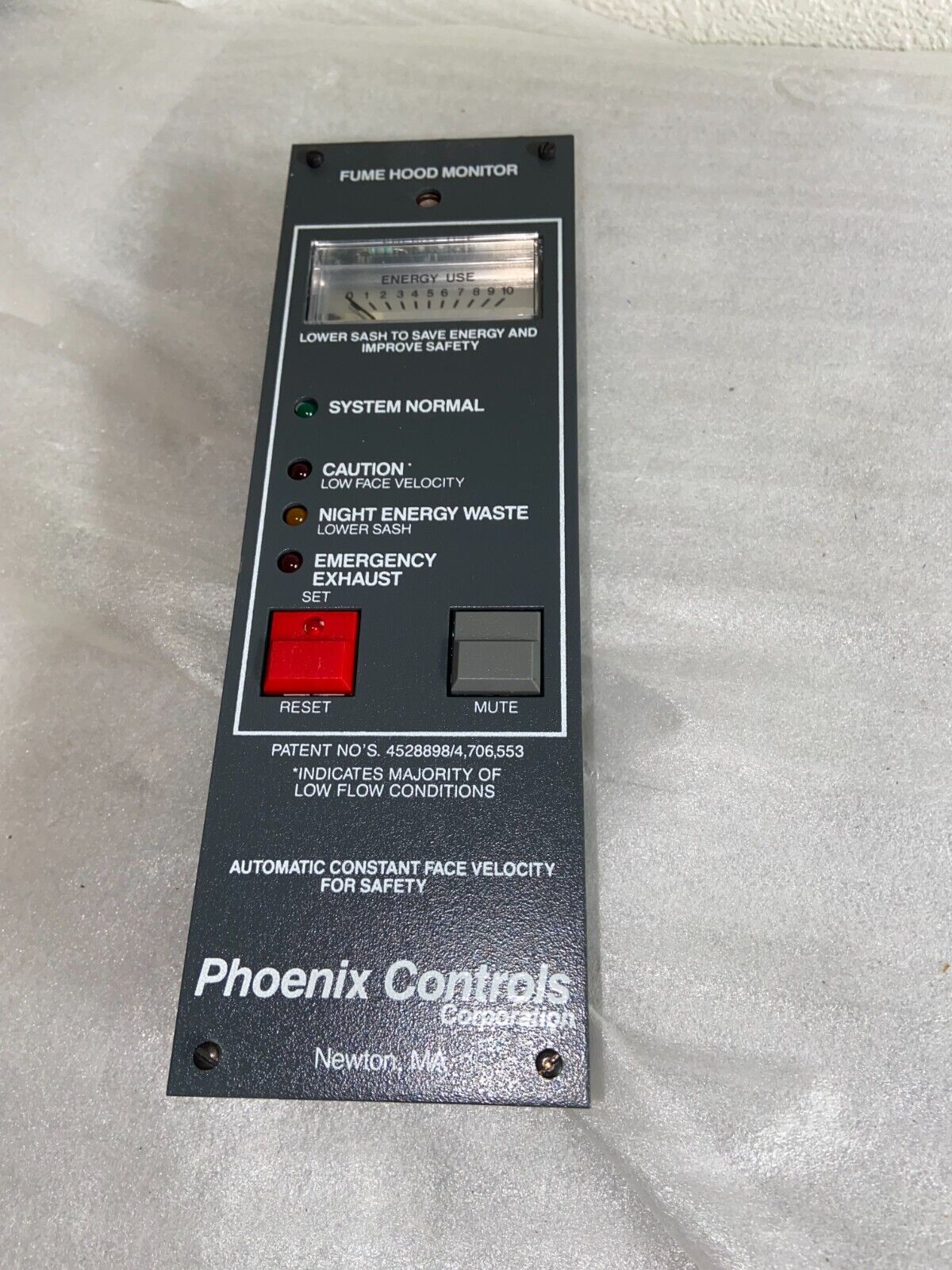 NEW PHOENIX CONTROLS FUME HOOD MONITOR  FHM300-2