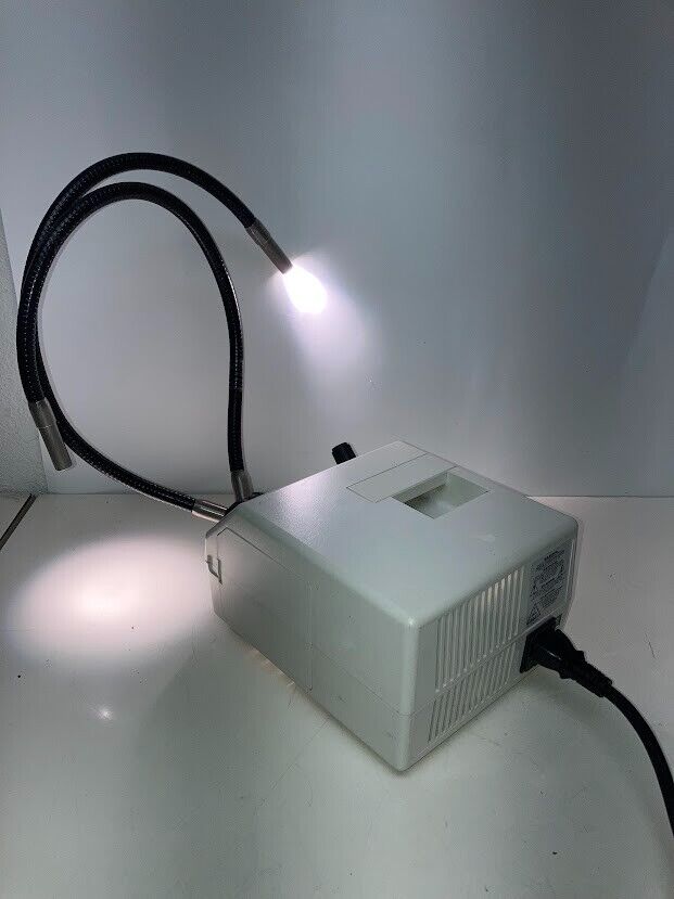 Cole-Parmer 41723 Series Fiber Optic Illuminator with Dual Gooseneck - NEW LAMP