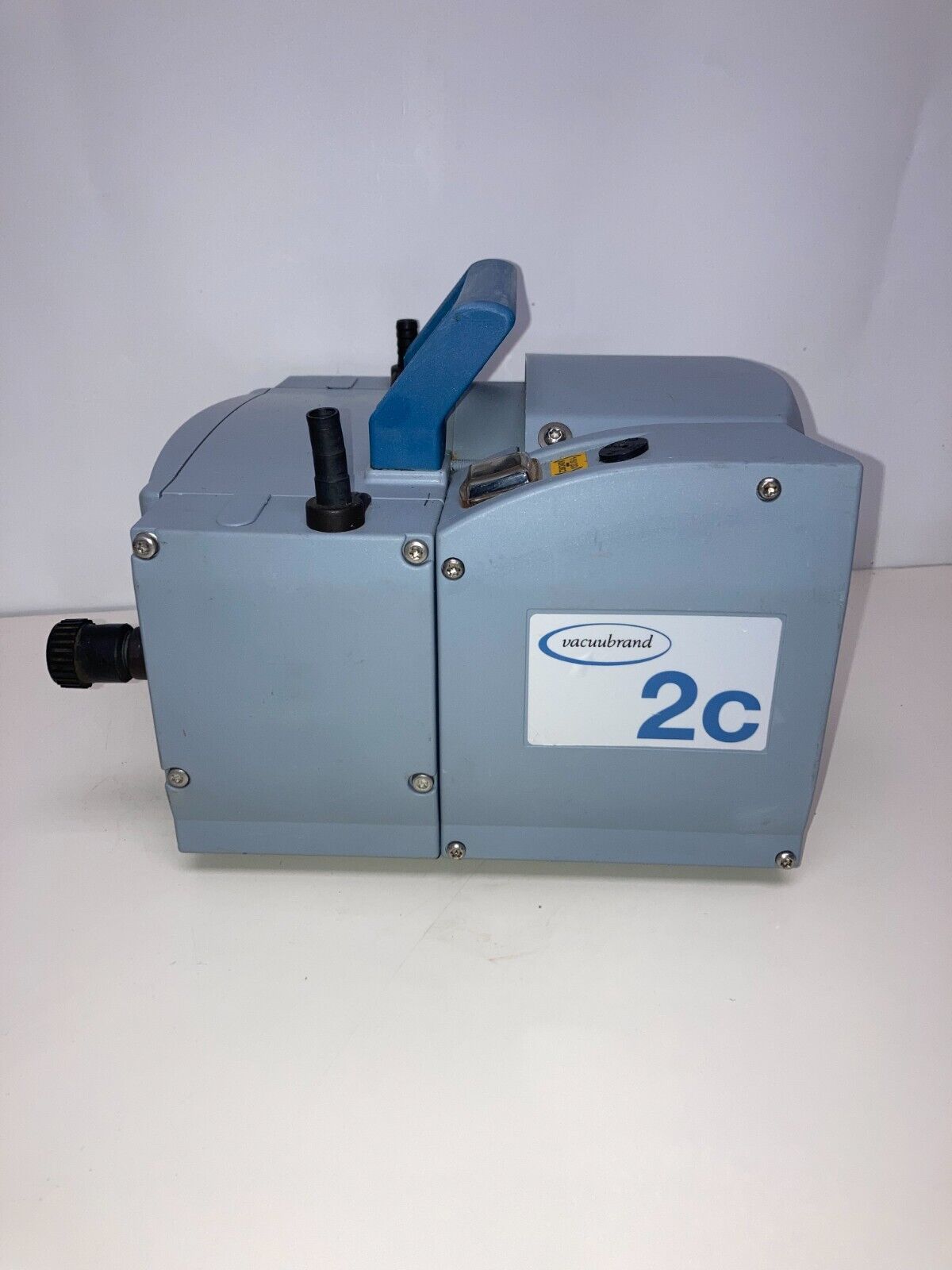 BrandTech VACUUBRAND MZ 2C NT  Dry Chemistry Diaphragm Vacuum Pump