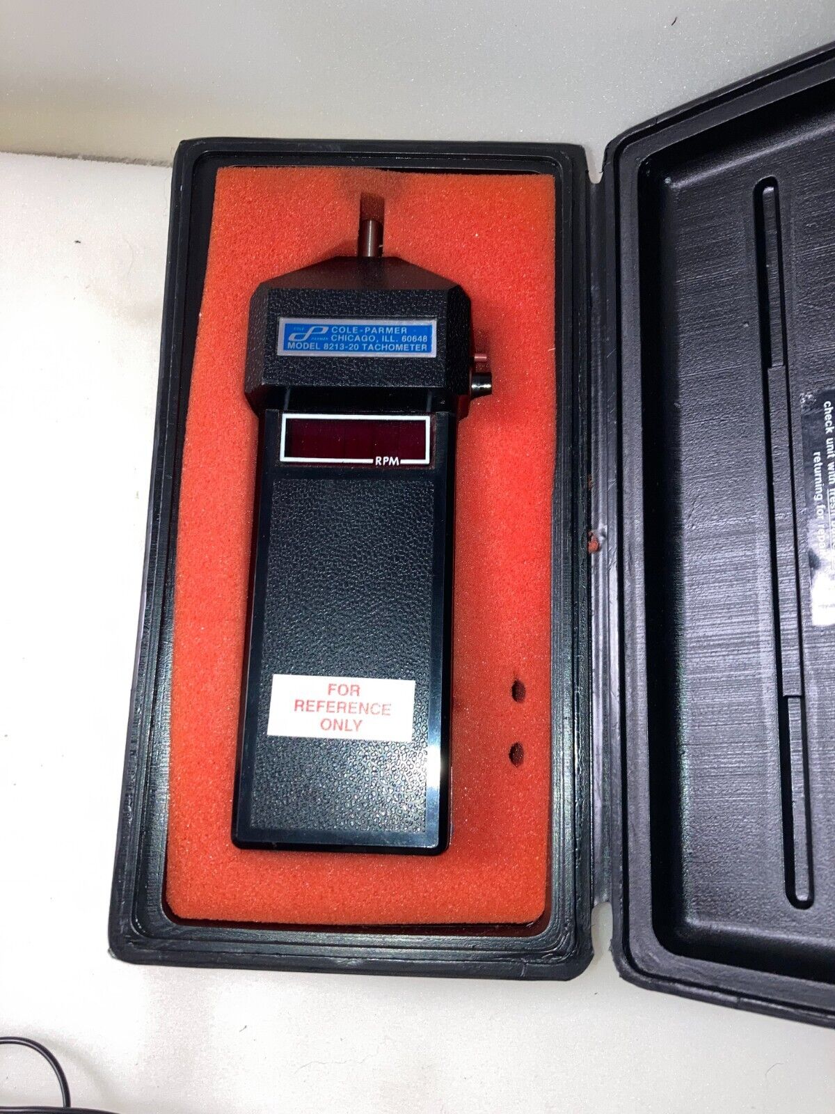 COLE-PARMER Tachometer Model 8213-20 with Carrying / Storage Case