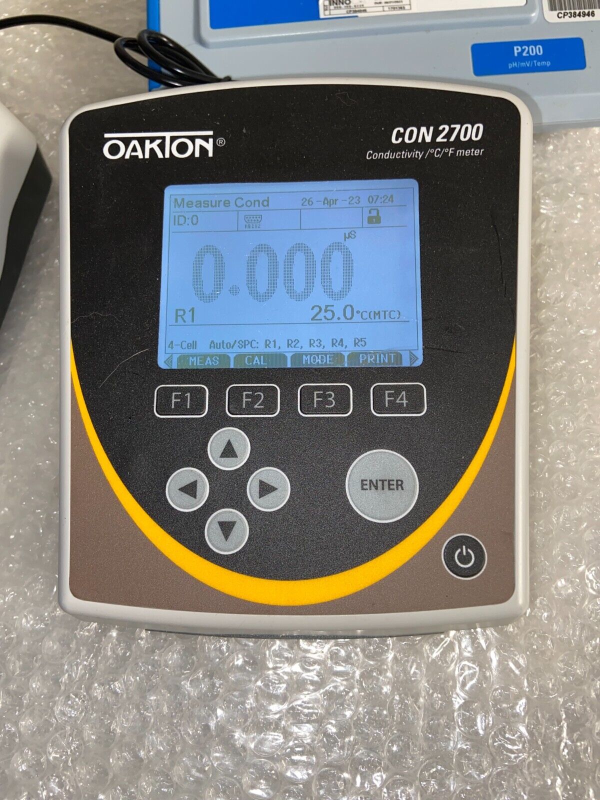 Oakton CON 2700 Benchtop Conductivity Meter with Power Supply