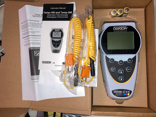 NEW Oakton Temp-300 Dual-Input Datalogging Thermocouple Thermometer -  2 Probes