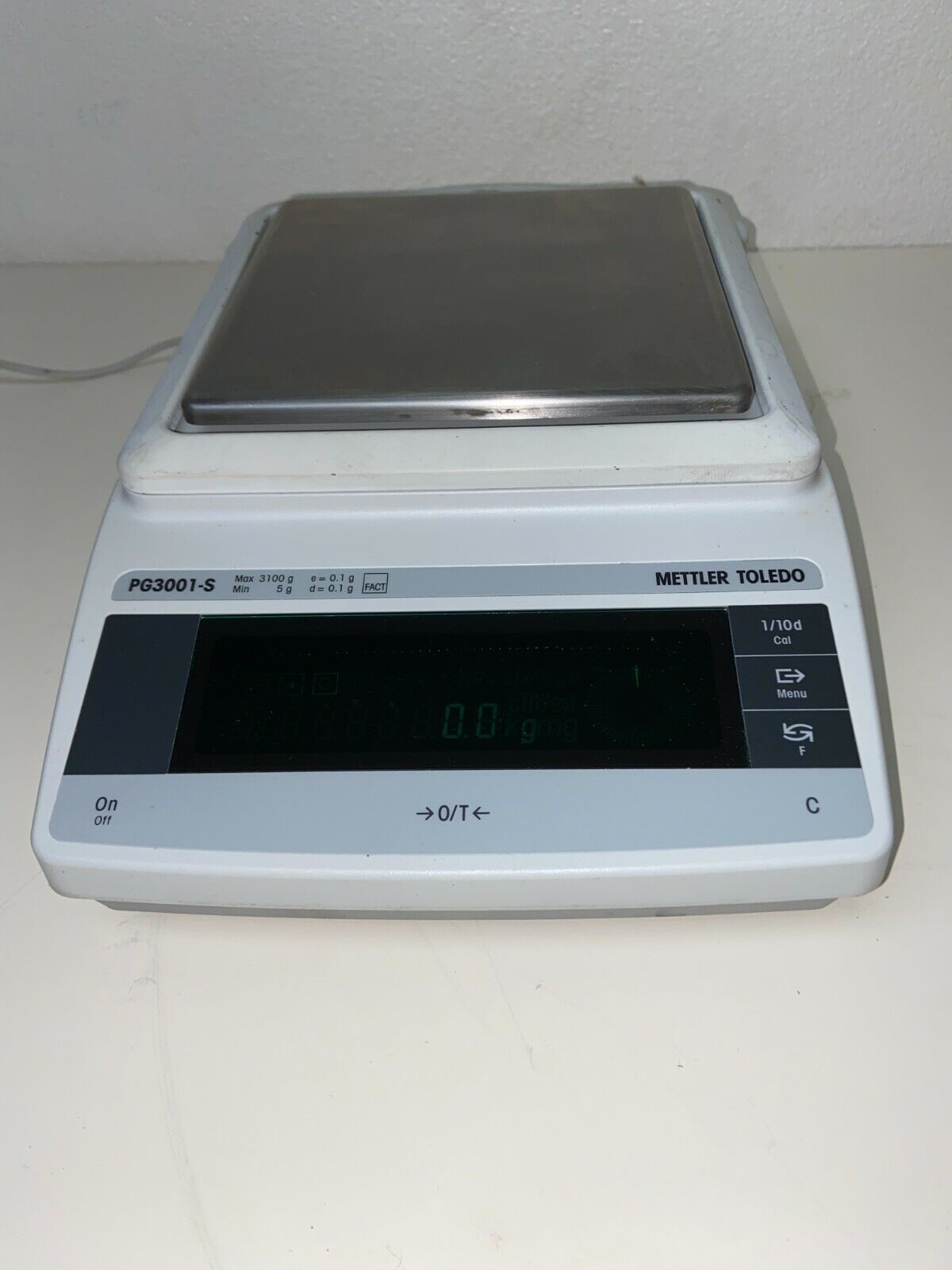 Mettler-Toledo PG3001-S Delta Range Balance Scale 3100g Max. with Power Supply