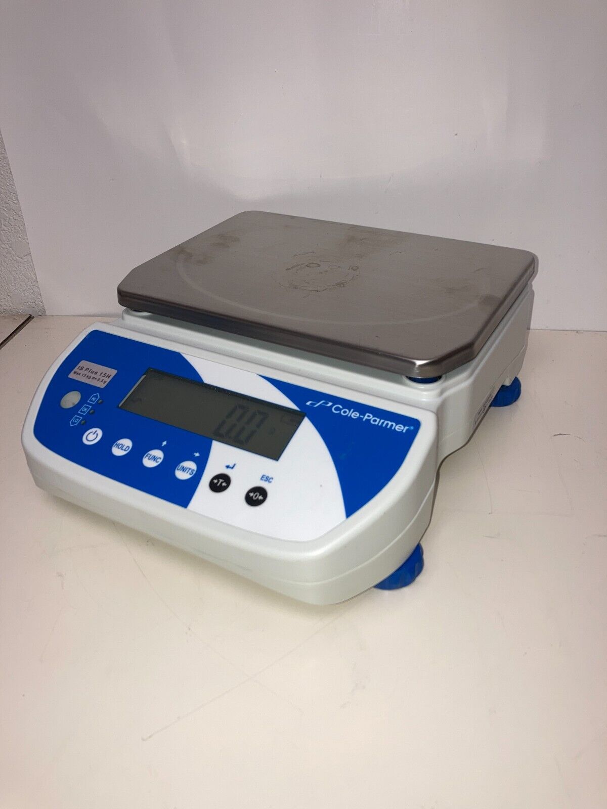 Cole-Parmer Symmetry IS Plus H Series Counting Scale, 15kg x 0.5g Readability