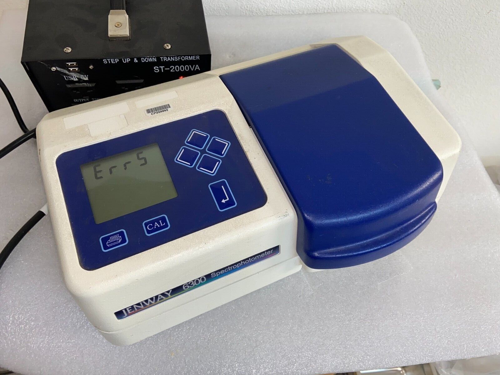 Jenway 6300 Benchtop Visible Spectrophotometer; 220 VAC for Parts