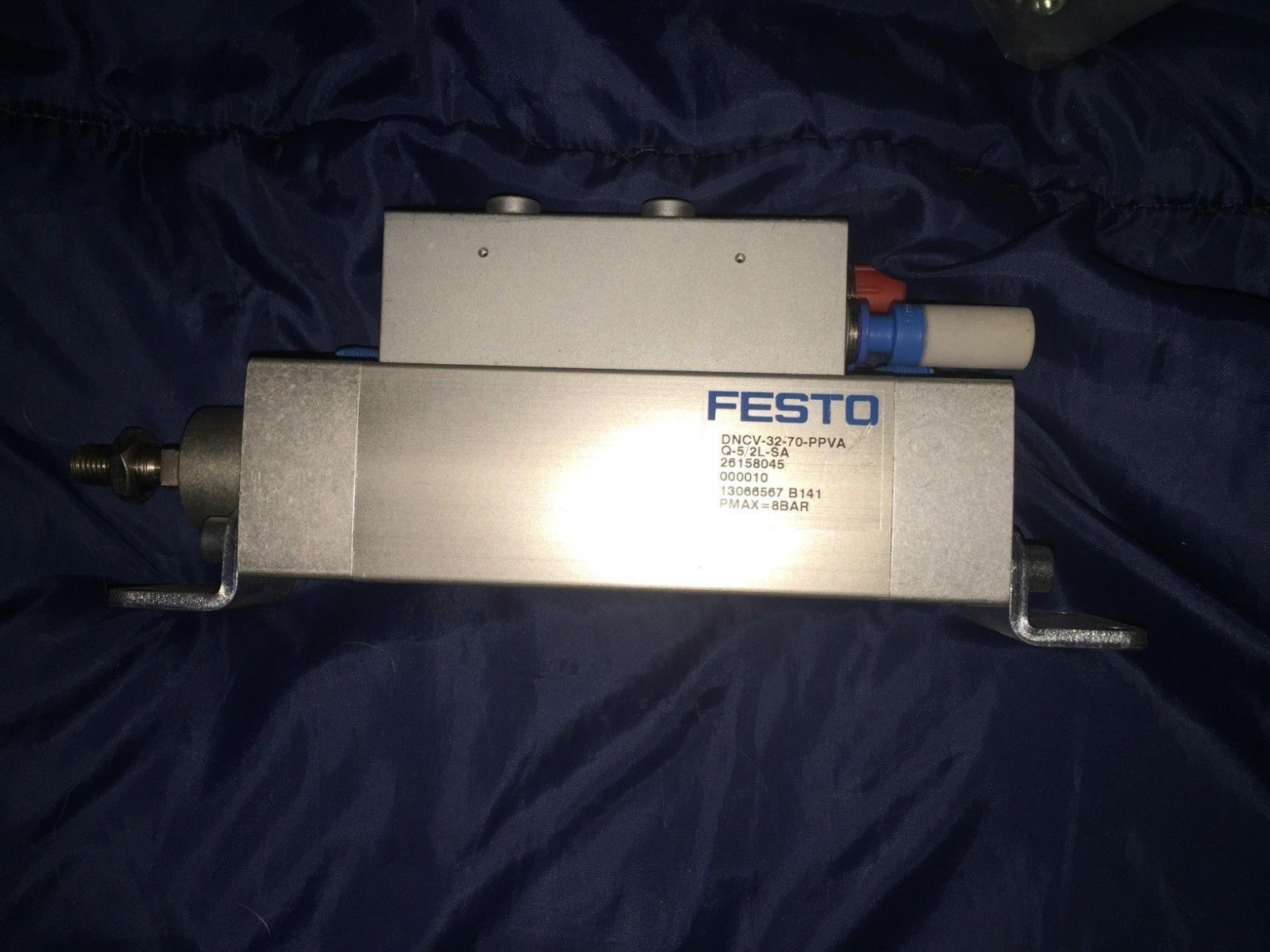 NEW Festo DNCV-32-70-PPVA Q5/2L-SA Cylinder Valve Combination PMAX=8BAR