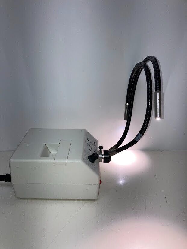 Cole-Parmer 41723 Series Fiber Optic Illuminator with Dual Gooseneck - NEW LAMP