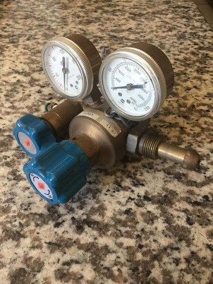 LIQUID CARBONIC GAS REGULATOR 603B3 4000 PSI Max