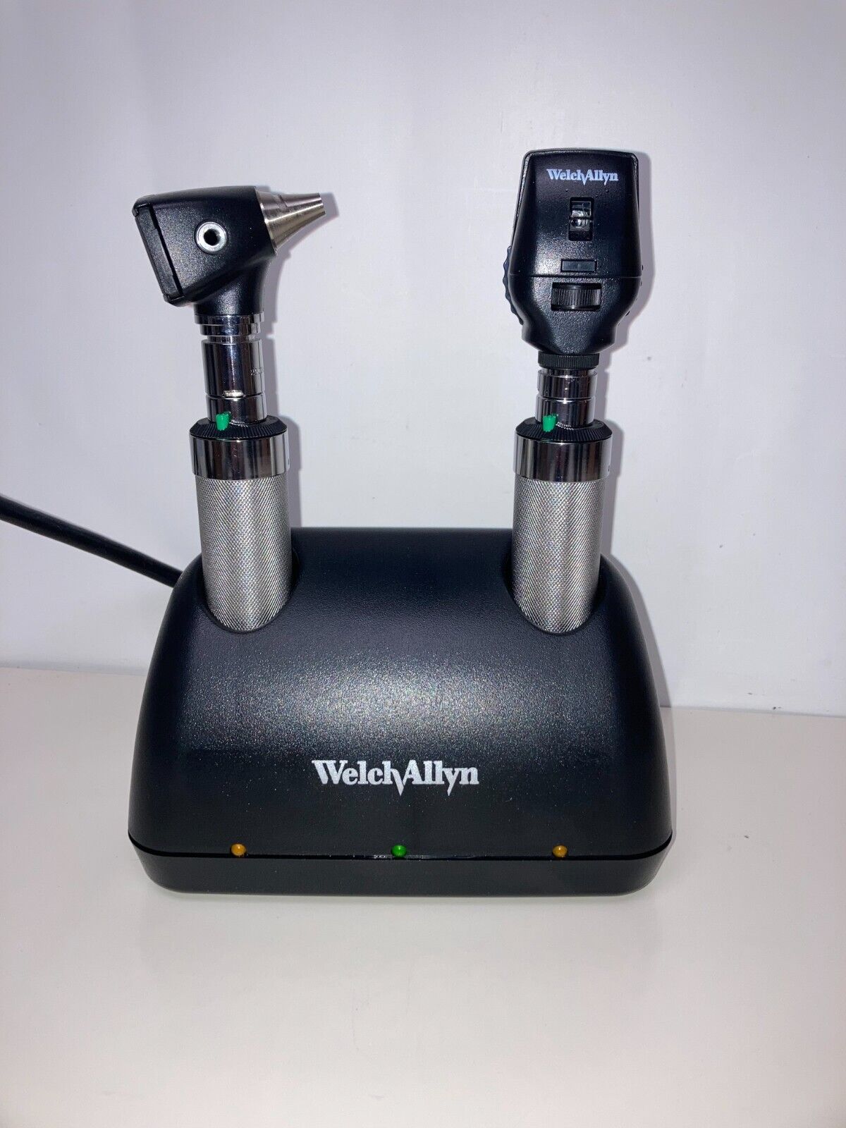 Welch Allyn Desk 7114X Charger with Handles 25020 Otoscope 11710 Ophthalmoscope