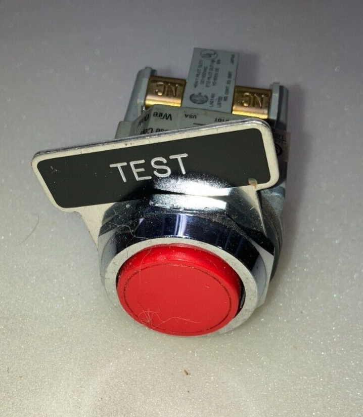 NEW OPEN BOX IDEC Corporation ABD311N-R Pushbutton, TWTD Series, 30mm, Mushroom