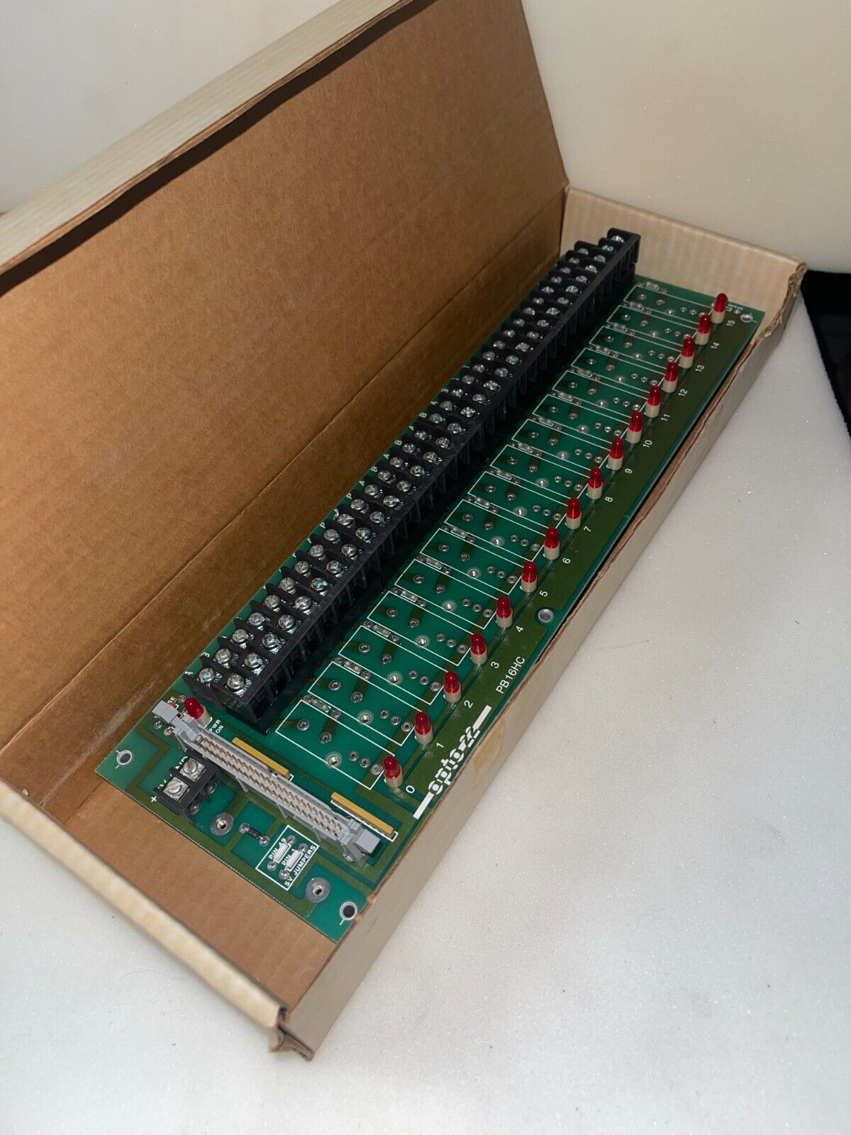 New in Box Opto 22 PB16HC I/O Module Rack 16-channel Header Connector