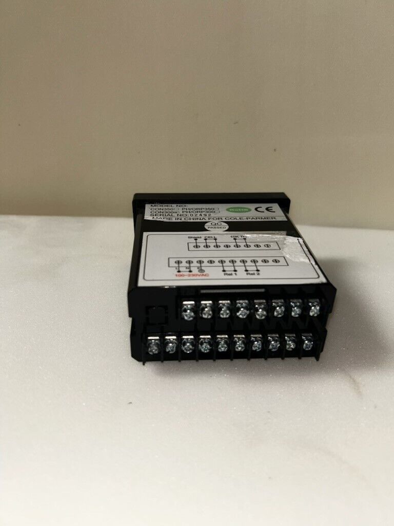 Cole-Parmer CON 300 Conductivity/Resistivity/Temperature 1/8-DIN Controller