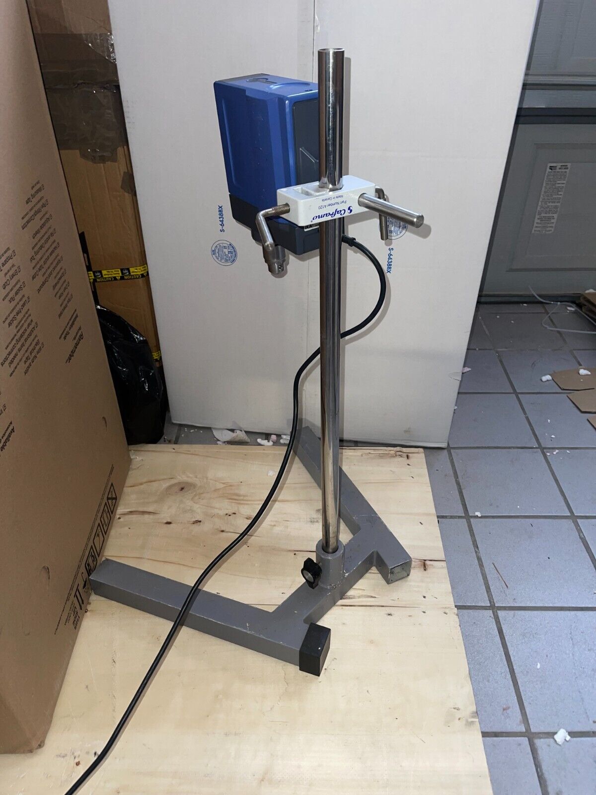 IKA EUROSTAR 20 Digital Overhead Stirrer with Heavy Duty Lab Stand and Clamp