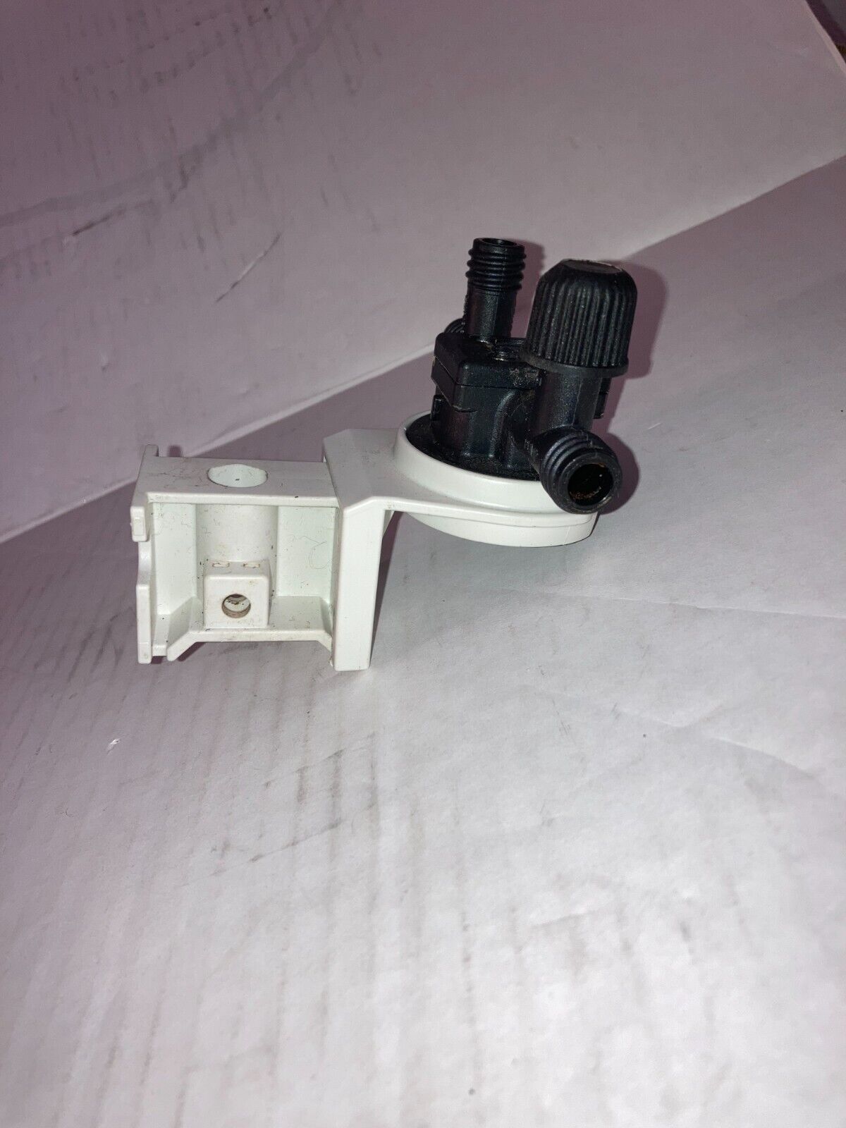 Woulff Bottle Lid and Support Clamp for Buchi V-700 Diaphragm Vacuum Pump