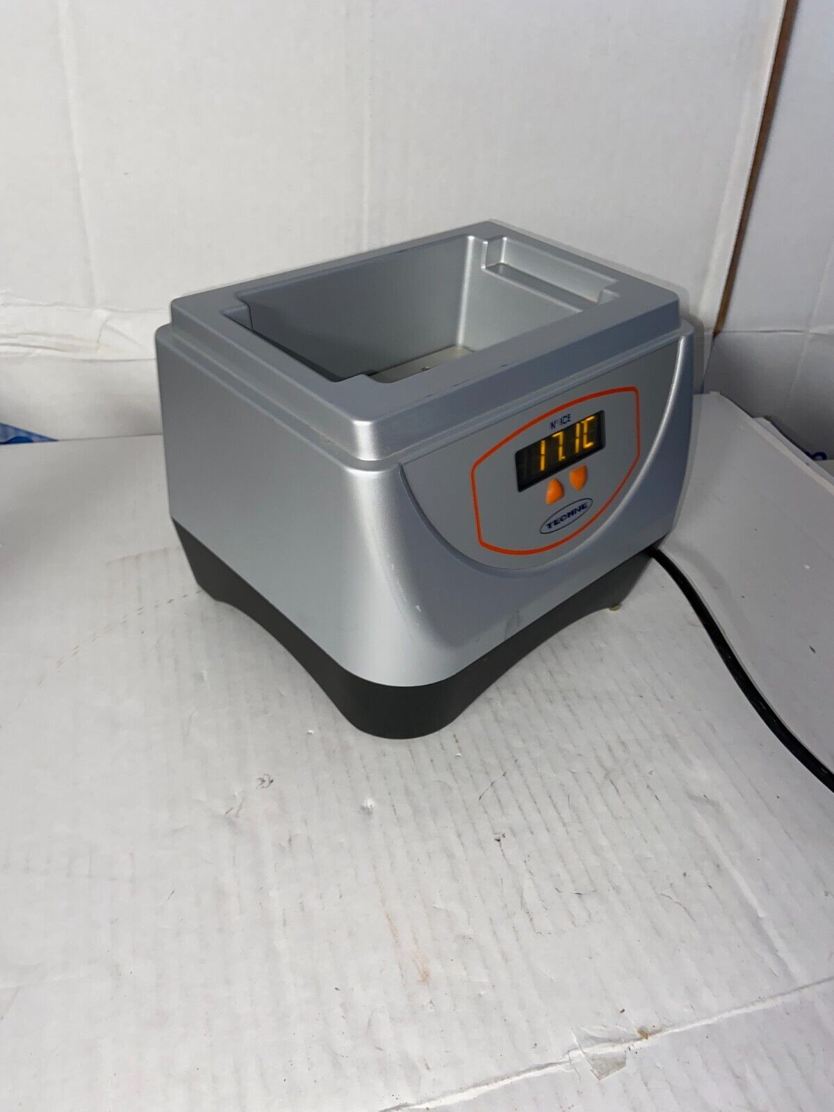 Techne FNOICE No ICE Electronic Ice Bucket (Unit Only) 230VAC