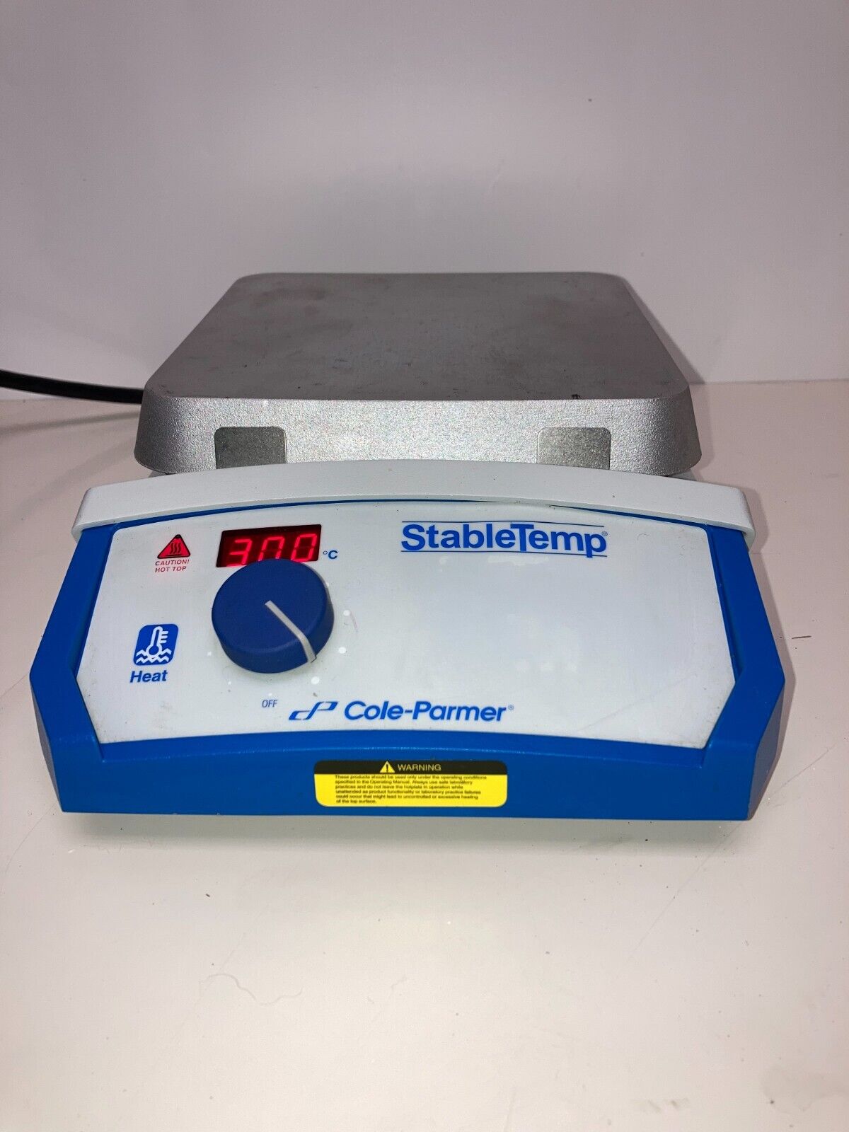 Cole Parmer 03405-20 StableTemp Digital Hot Plate with 7 x 7 Aluminum Top - 572F