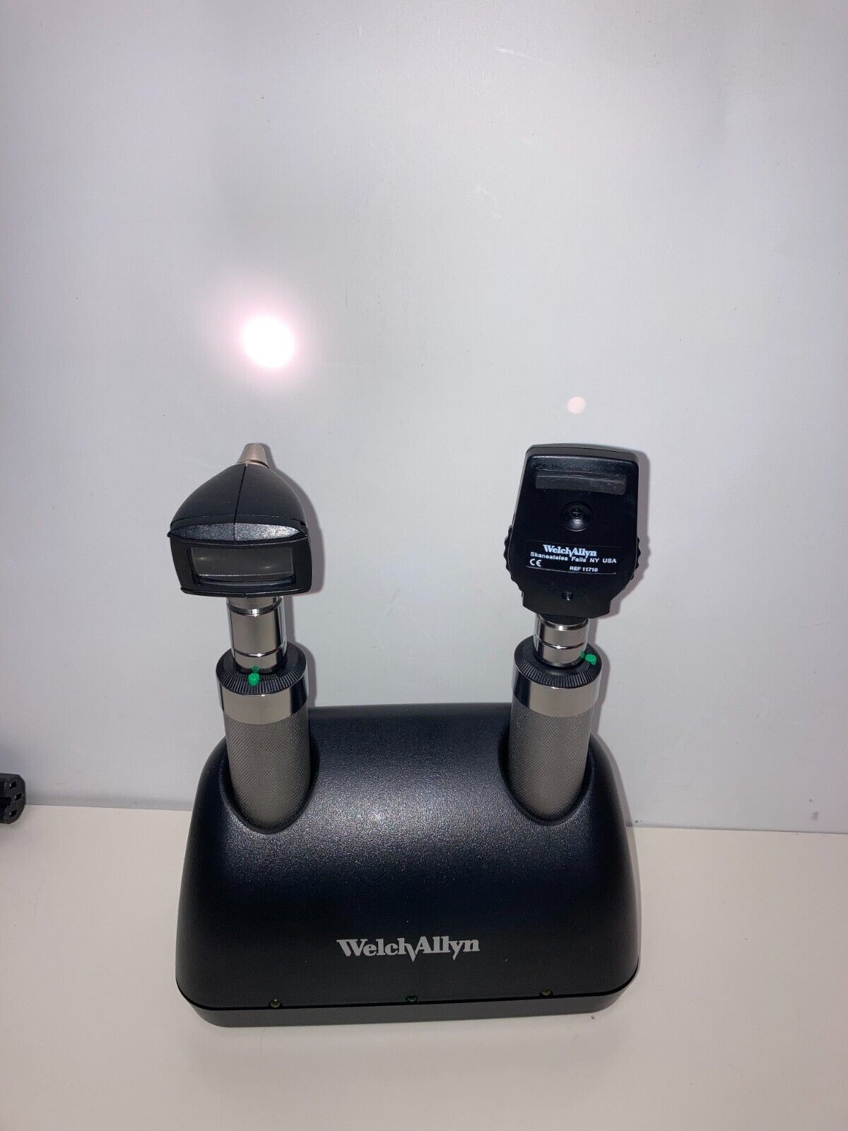 Welch Allyn Desk 7114X Charger with Handles 25020 Otoscope 11710 Ophthalmoscope