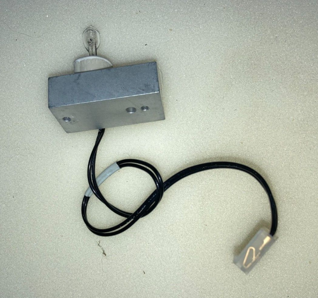 NEW Replacement Lamp / Bulb with Adapter for Thermo Surveyor PDA Detectors