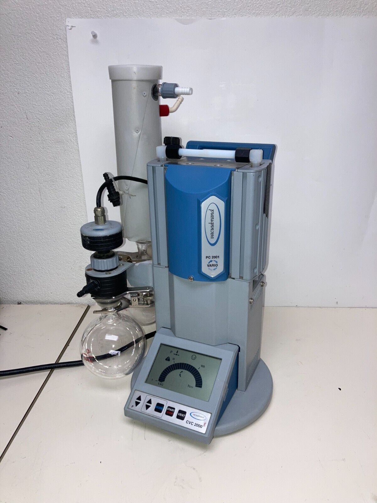 VacuuBrand PC 2001 Vario Chemistry Vacuum Pumping Unit - New Flasks and Clamps