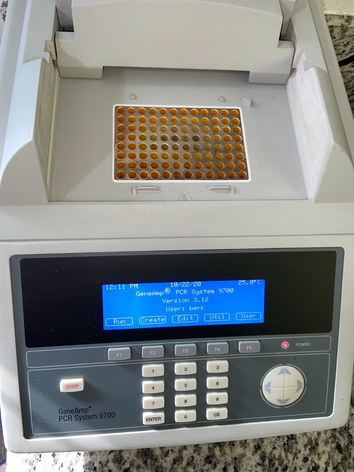 ABI Applied Biosystems 9700 GeneAmp PCR 96-Well Thermal Cycler - Gold Block