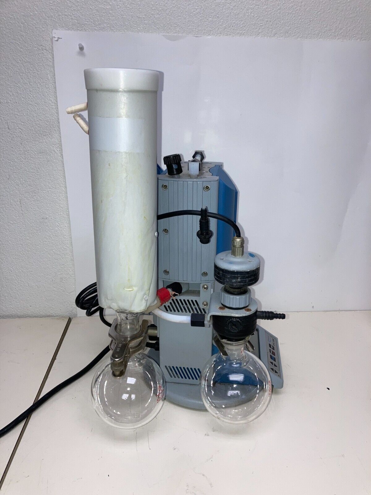 VacuuBrand PC 2001 Vario Chemistry Vacuum Pumping Unit - New Flasks and Clamps