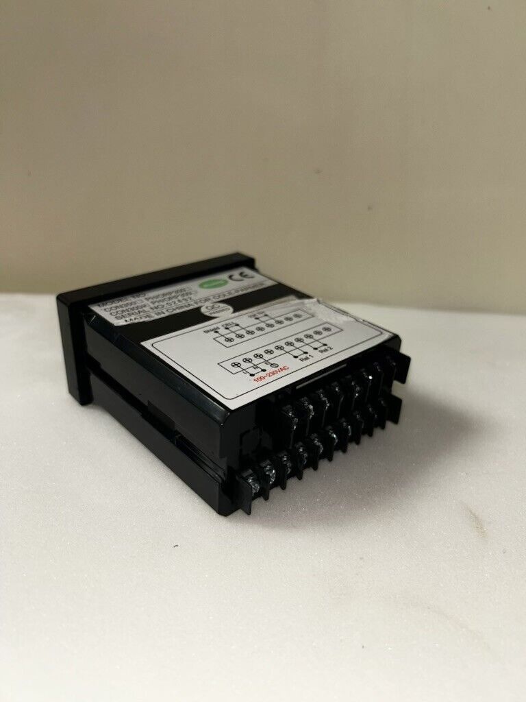 Cole-Parmer CON 300 Conductivity/Resistivity/Temperature 1/8-DIN Controller