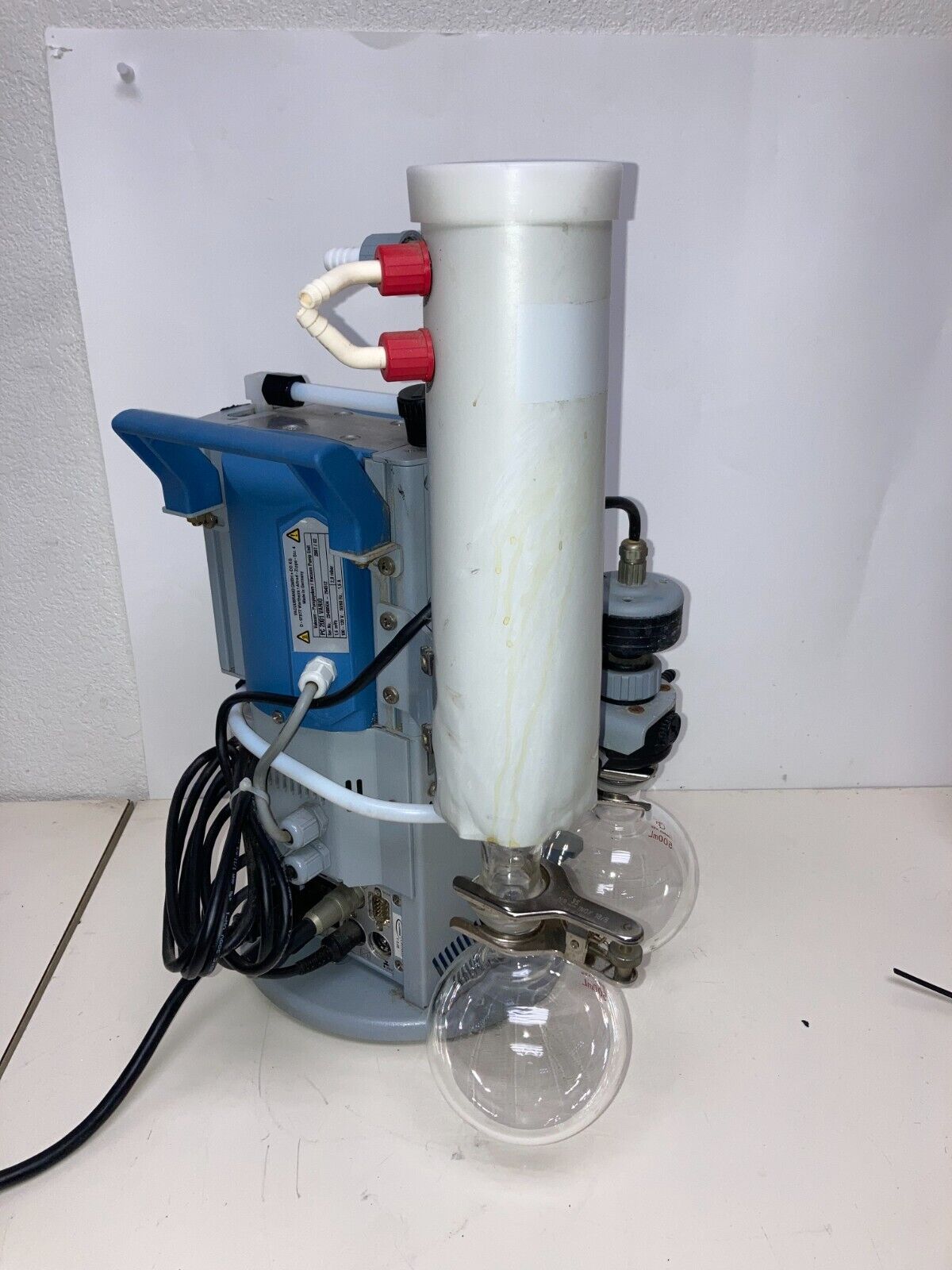 VacuuBrand PC 2001 Vario Chemistry Vacuum Pumping Unit - New Flasks and Clamps