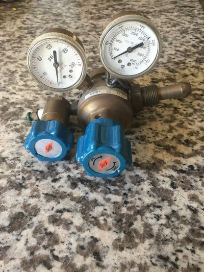 LIQUID CARBONIC GAS REGULATOR 603B3 4000 PSI Max