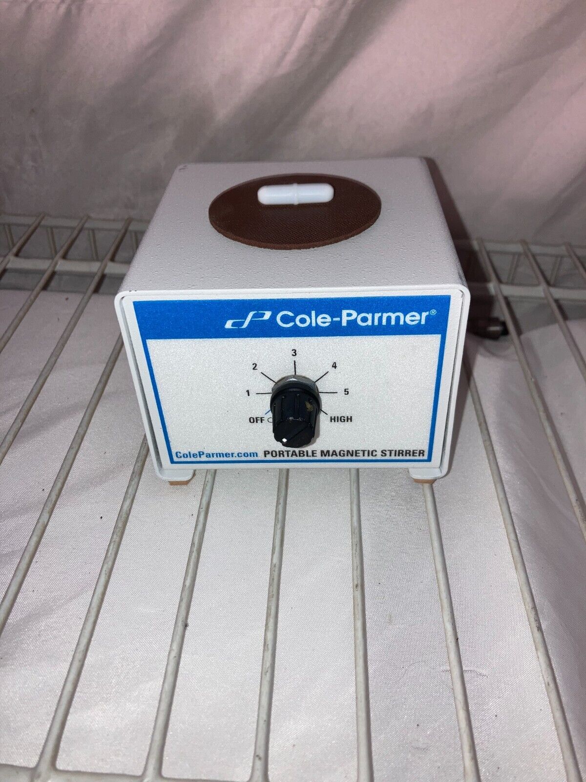 Cole-Parmer PM1 Portable Battery-Powered Magnetic Stirrer 9-3/4 cm EW-04804-01