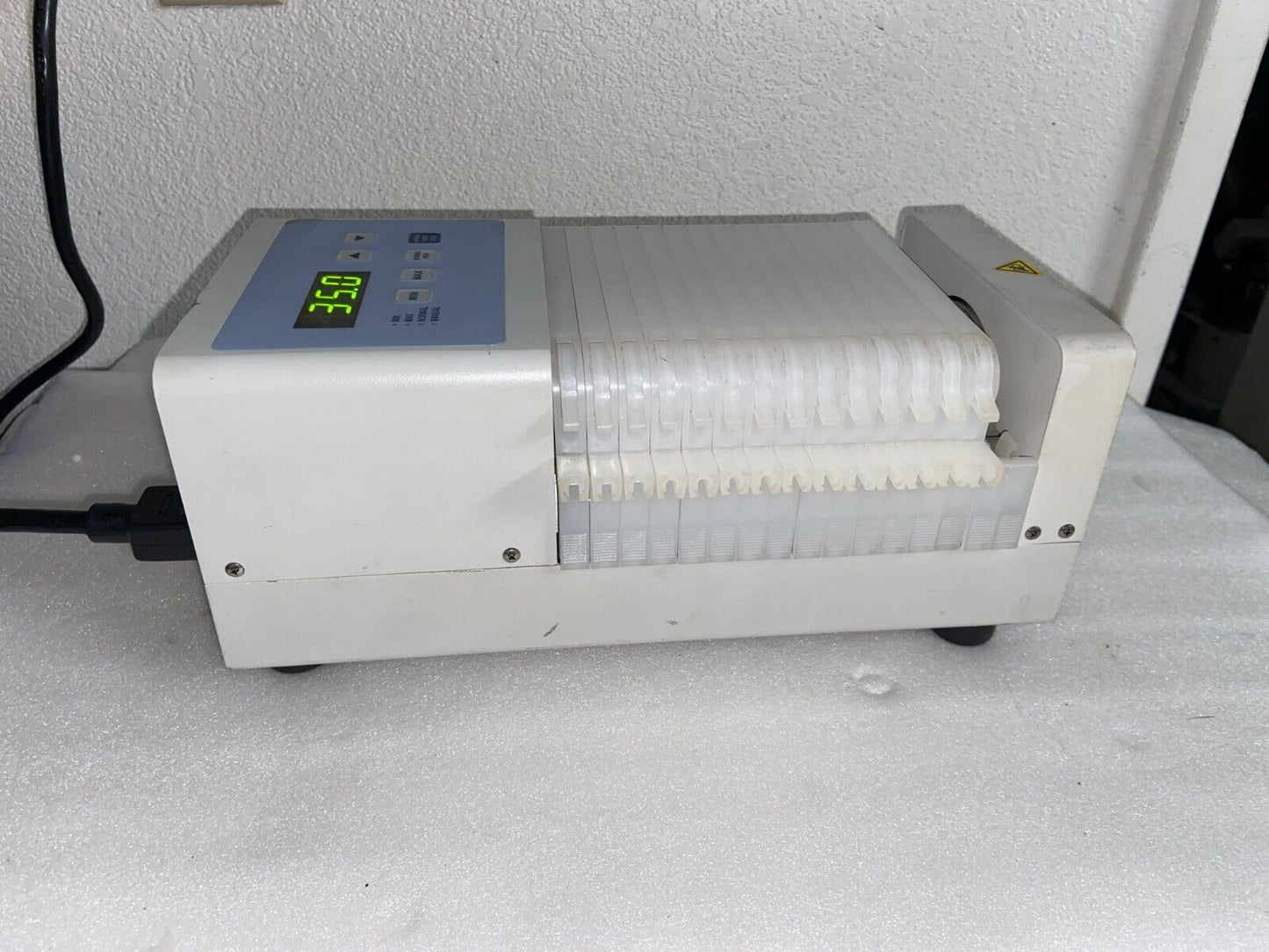 Ismatec ISM1136 Digital 16-Channel Reagent Pump with 14 Cartridges / Cassettes