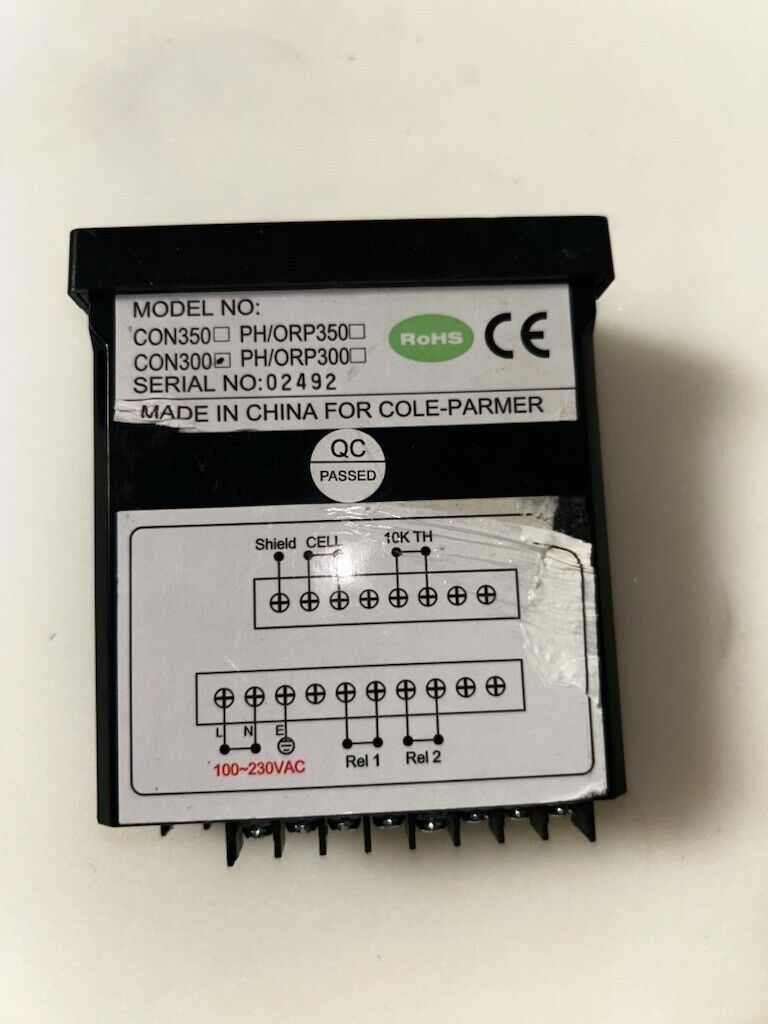 Cole-Parmer CON 300 Conductivity/Resistivity/Temperature 1/8-DIN Controller