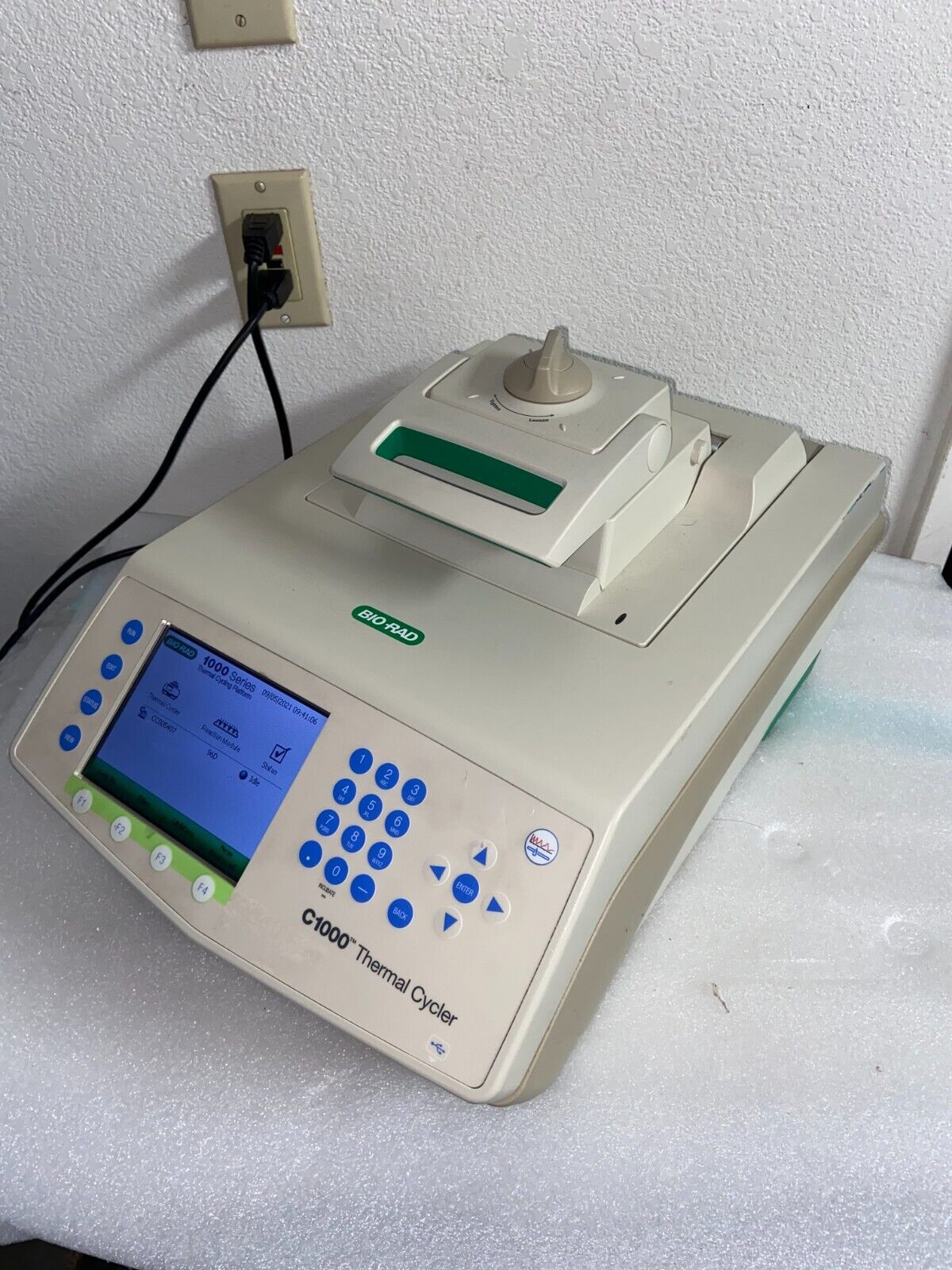 Bio-Rad C1000  PCR Thermal Cycler with 96-Well Fast Block