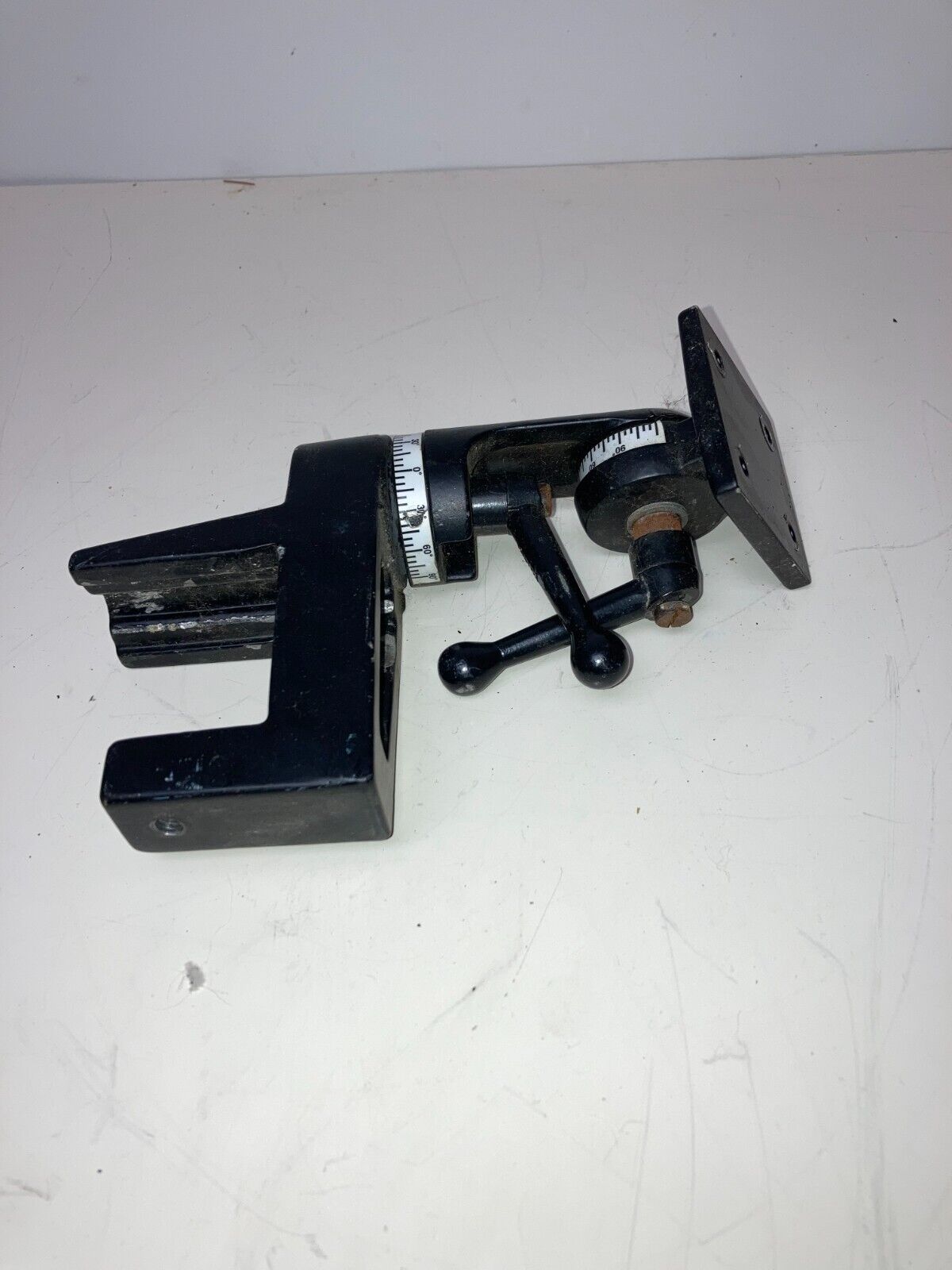 MOUNTING CLAMP FOR LIGHTNIN L5U10 LABMASTER DIGITAL OVERHEAD MIXER STIRRER