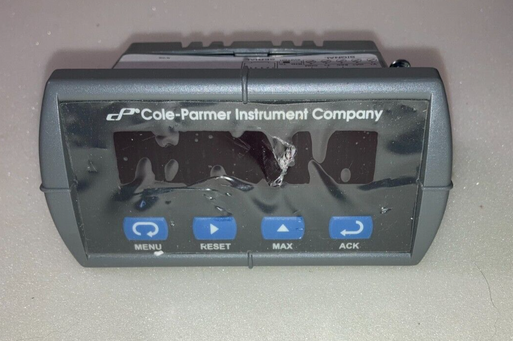 NEW Cole-Parmer 30005-00 Universal Input Panel Meter, 0.56"/85-265VAC