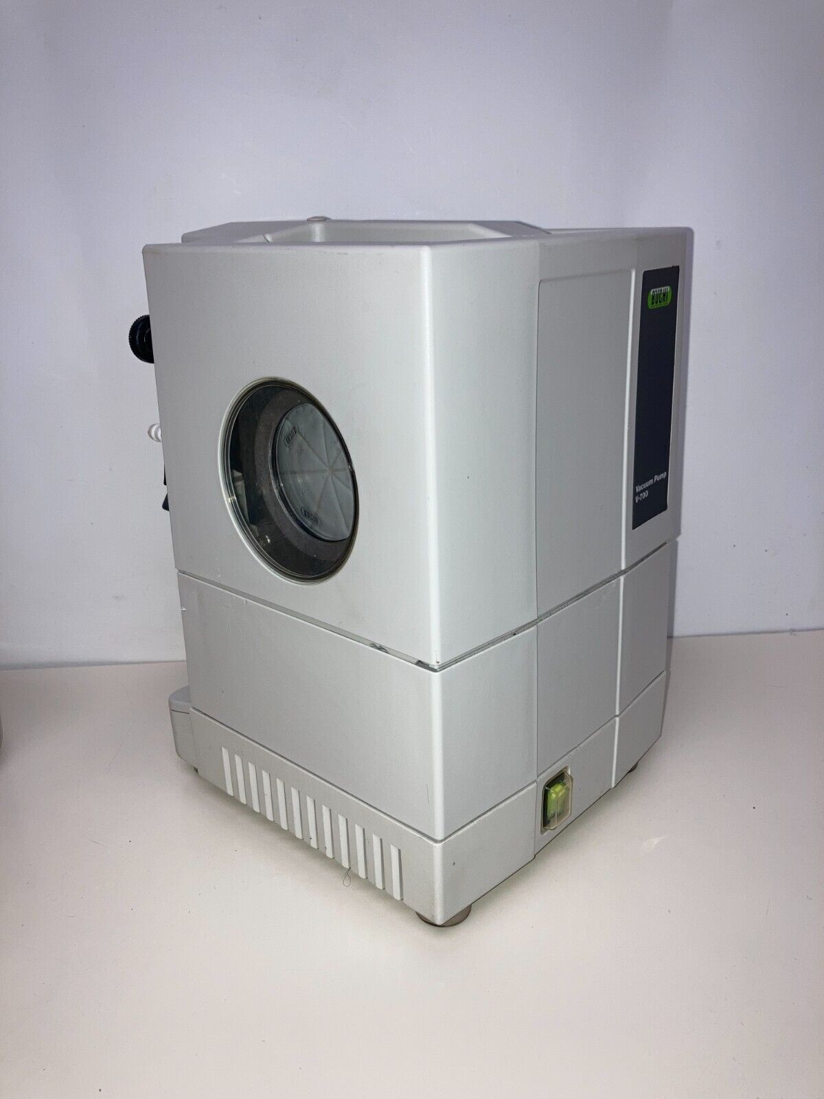 BUCHI V-700 Dual-Head PTFE Diaphragm Vacuum Pump for Rotary Evaporator