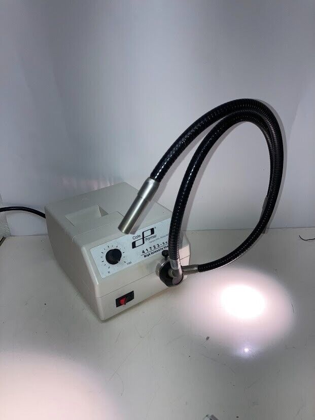 Cole-Parmer 41723 Series Fiber Optic Illuminator with Dual Gooseneck - NEW LAMP