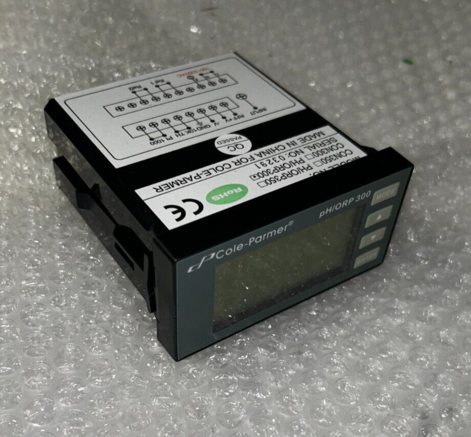 Cole-Parmer 300 pH/ORP/Temperature 1/8-DIN Controller UX-05802-12