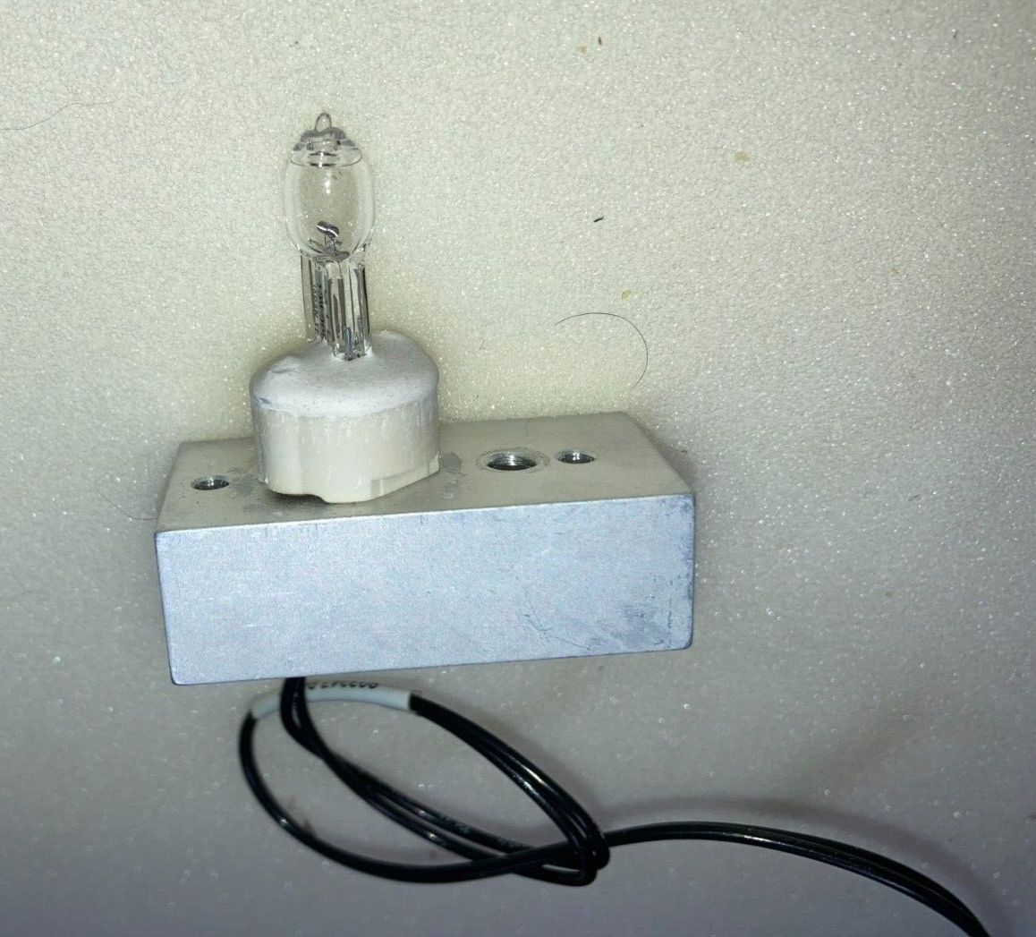 NEW Replacement Lamp / Bulb with Adapter for Thermo Surveyor PDA Detectors