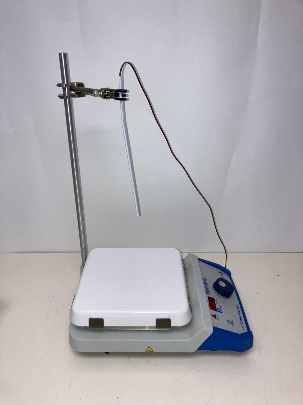 Cole-Parmer StableTemp Digital Ceramic Hot Plate, 7" x 7" w/ Probe & Support Rod