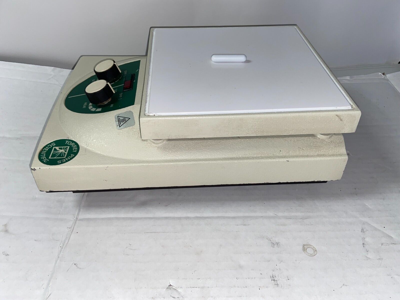 Torrey Pines Scientific HS10 Analog Stirrer Hot Plate (8” x 8”) Ceramic Platform