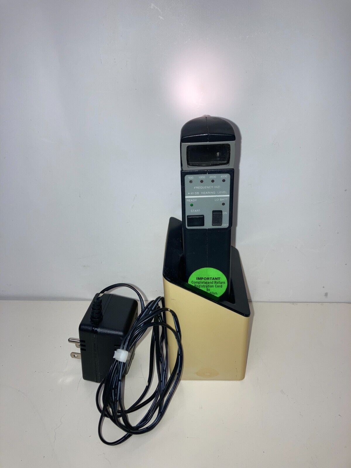 Welch Allyn 23000, Audioscope 2 Portable Screening Audiometer NEW Battery / Bulb