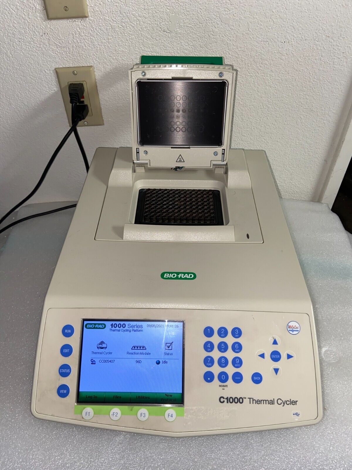 Bio-Rad C1000  PCR Thermal Cycler with 96-Well Fast Block