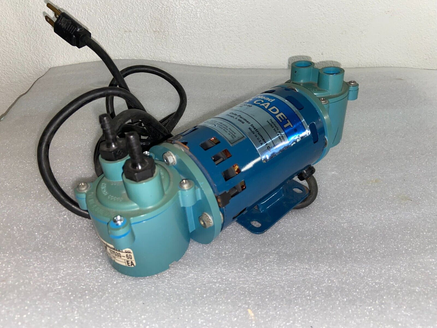 Cole-Parmer Dual Head Air Cadet Vacuum Pressure Pump 7530-60