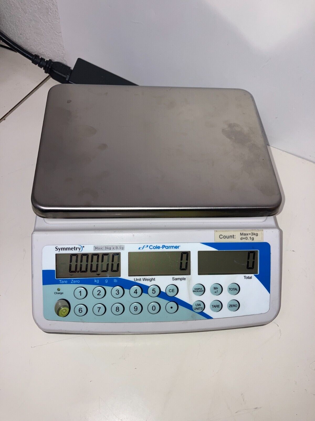 Cole-Parmer Symmetry CS Series Counting Scale, 3kg x 0.1g Readability 10000-61