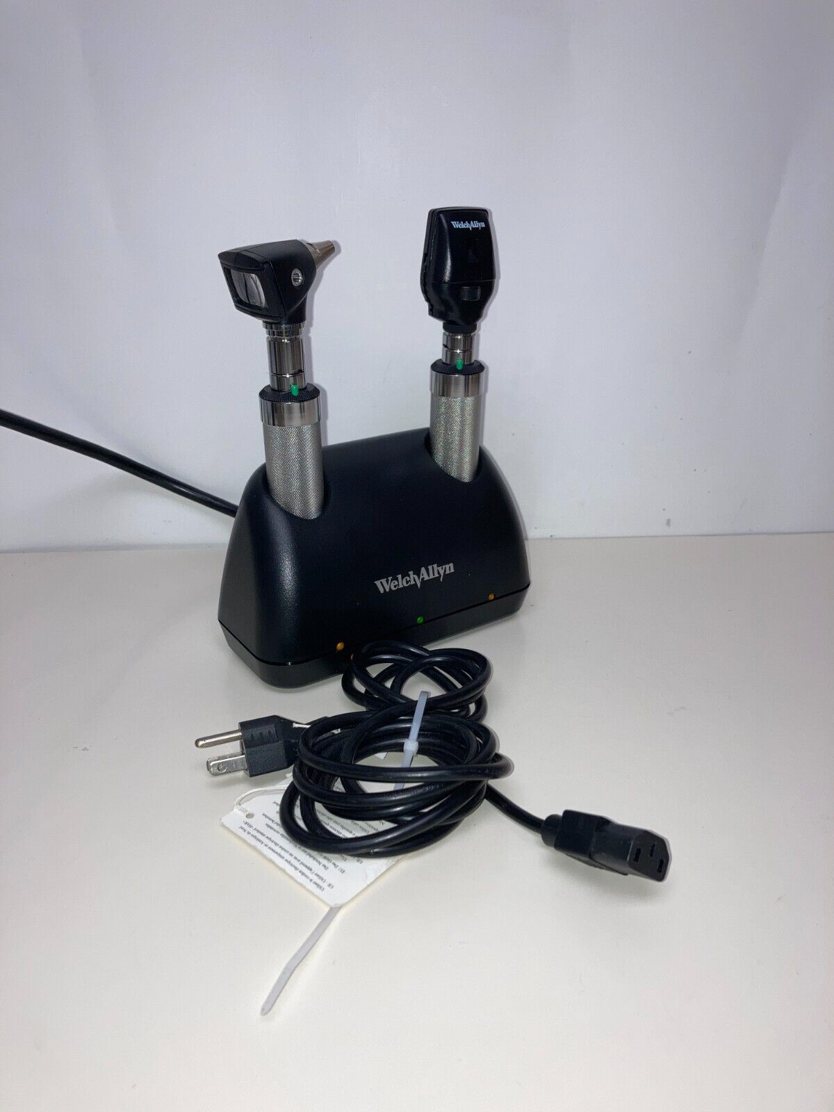 Welch Allyn Desk 7114X Charger with Handles 25020 Otoscope 11710 Ophthalmoscope