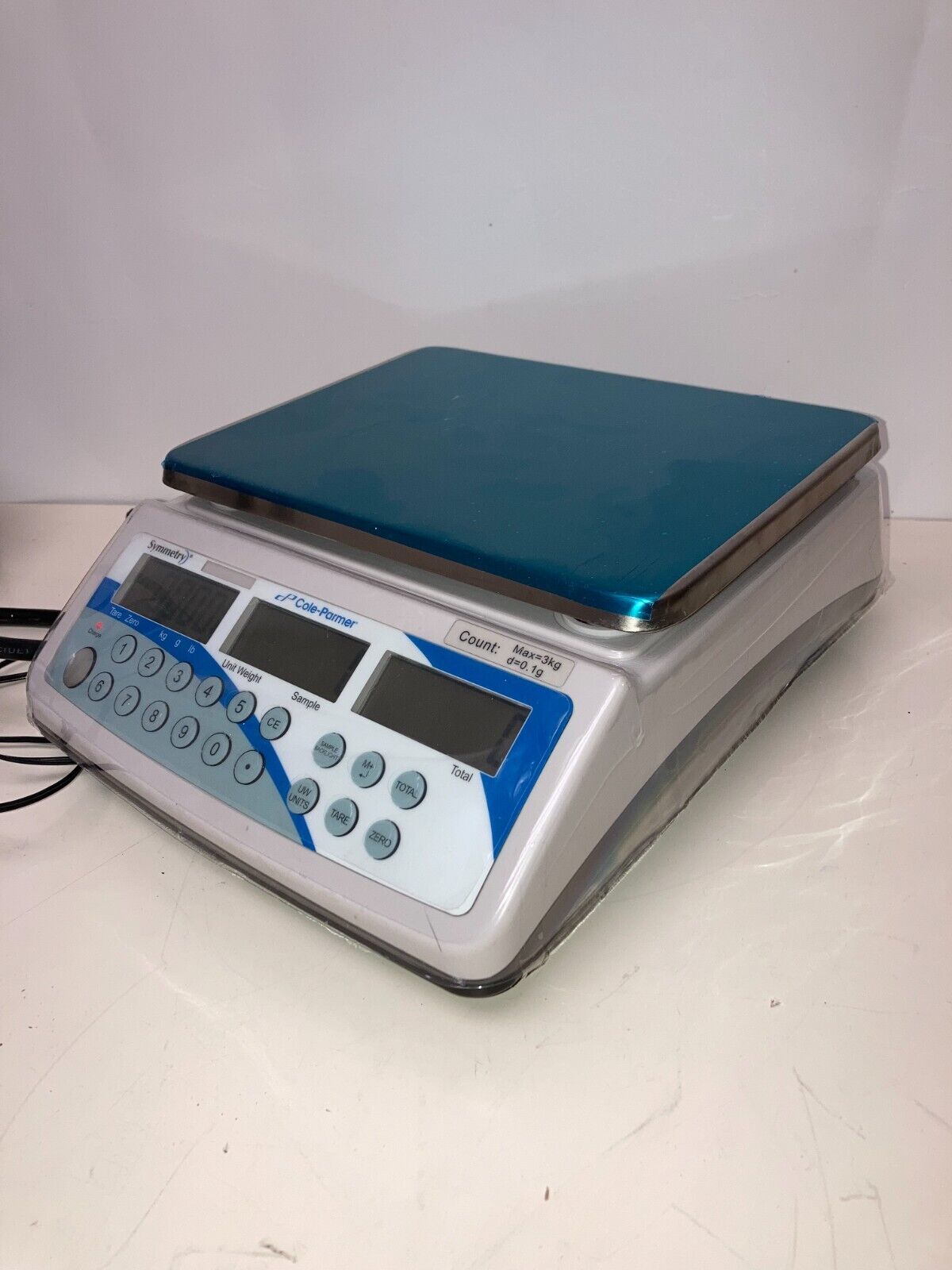 Cole-Parmer Symmetry CS Series Counting Scale, 3kg x 0.1g Readability 10000-61