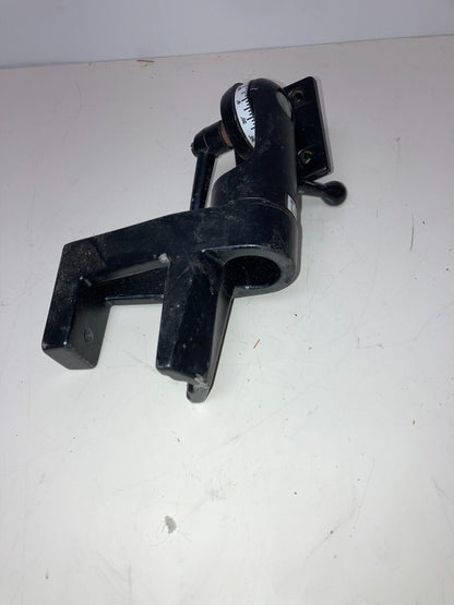 MOUNTING CLAMP FOR LIGHTNIN L5U10 LABMASTER DIGITAL OVERHEAD MIXER STIRRER